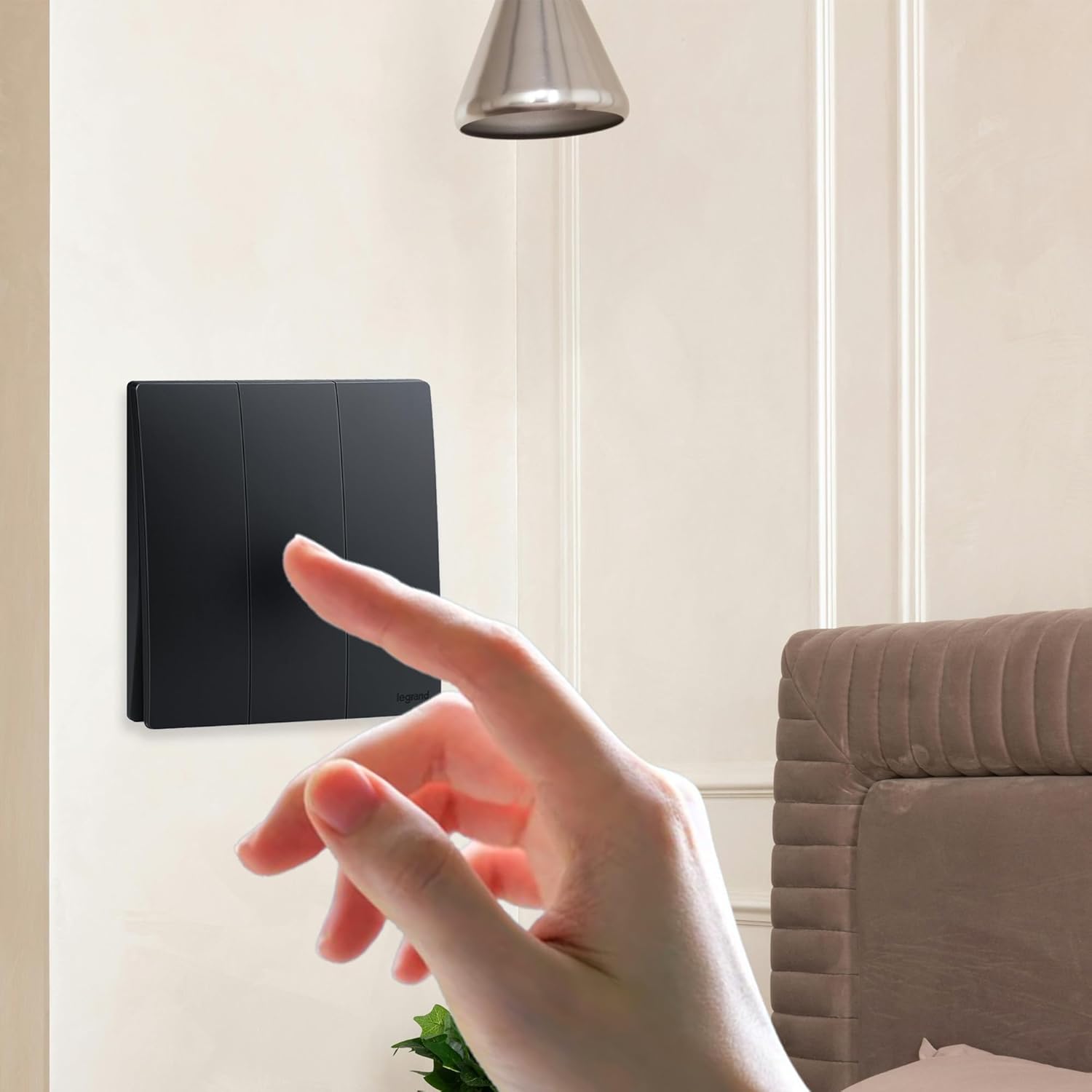 Legrand 16A 3G 2WAY SWITCH MALLIA SENSES MATT BLACK 281005MB